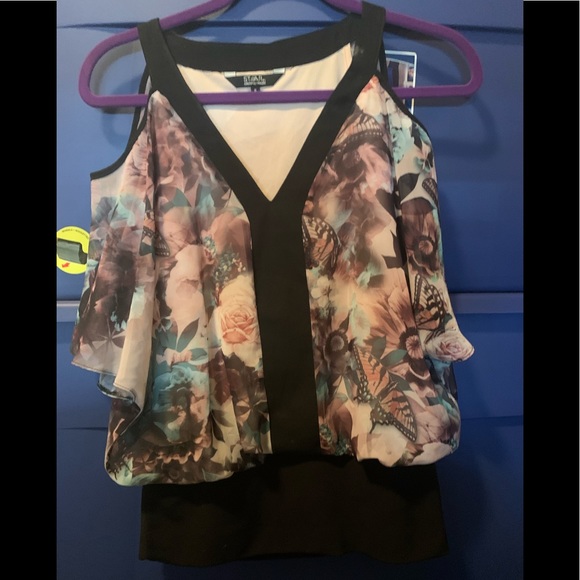 Star off shoulder top - Picture 1 of 3